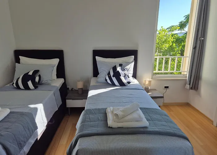 Luxury Two-Floor Apartment In Petrcane With Garden And Pool