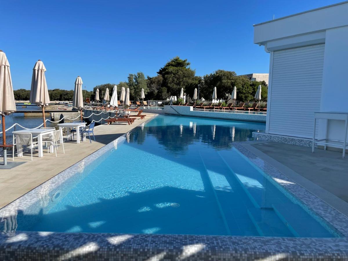 Luxury Two-floor In With Garden And Pool Apartament
