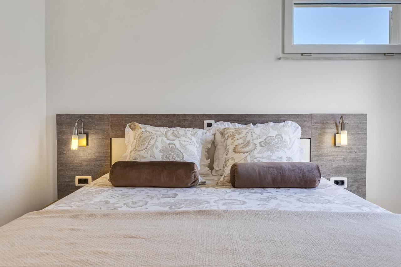 Apartament Luxury Two-floor In With Garden And Pool *