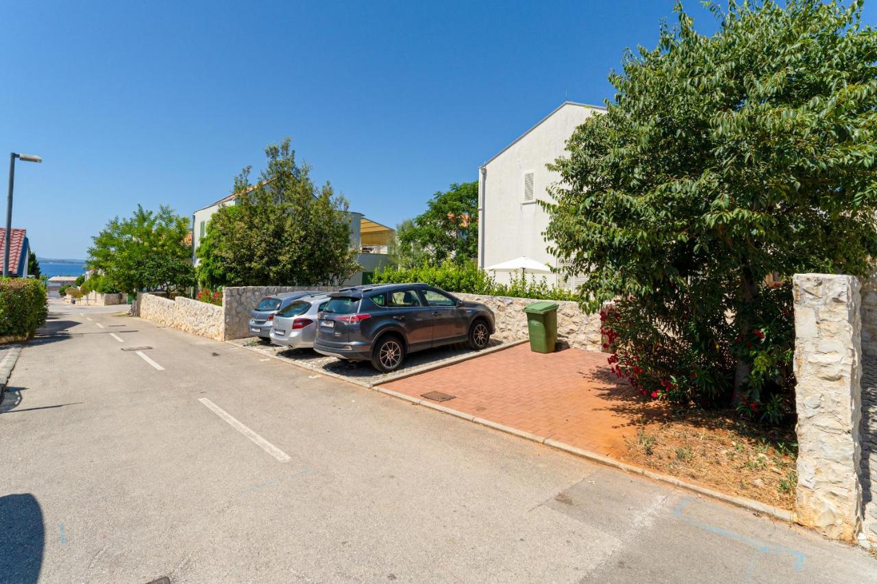 Luxury Two-floor In With Garden And Pool Apartament Petrčane