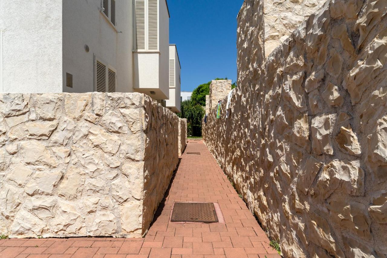 Luxury Two-floor In With Garden And Pool Apartament *