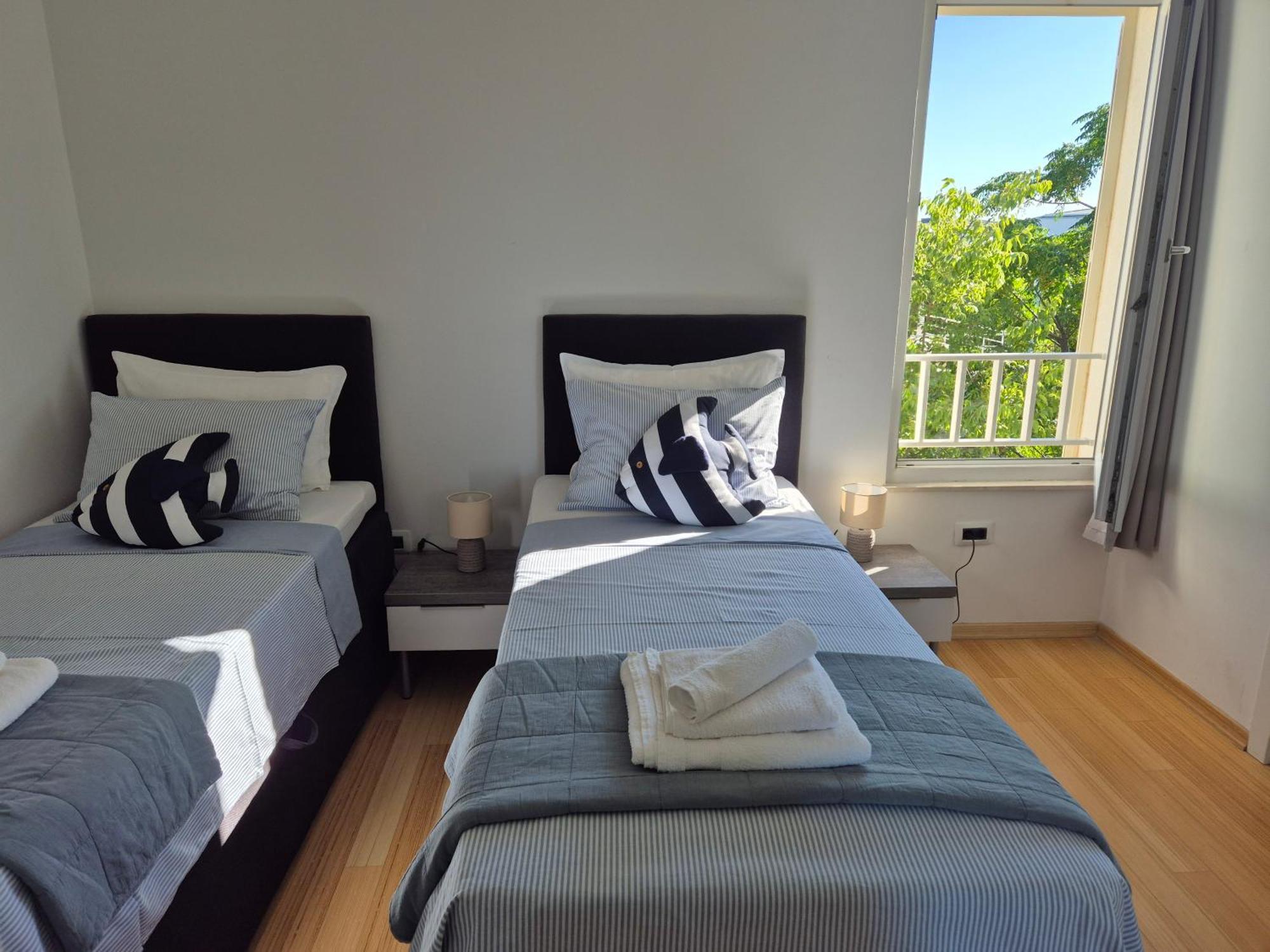 Luxury Two-floor In With Garden And Pool Apartament *