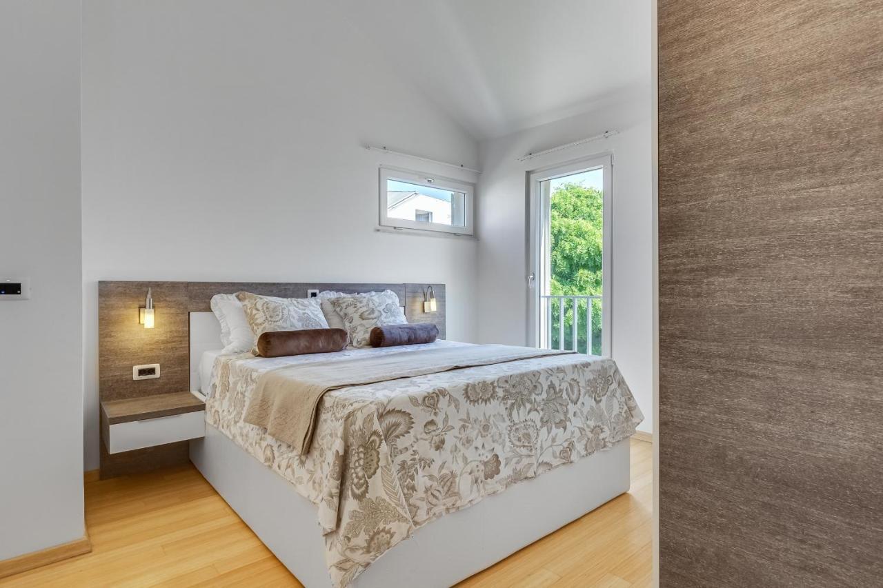 Luxury Two-floor In With Garden And Pool Apartment Petrcane