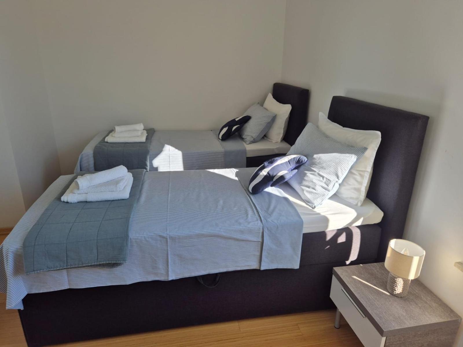 Luxury Two-floor In With Garden And Pool *