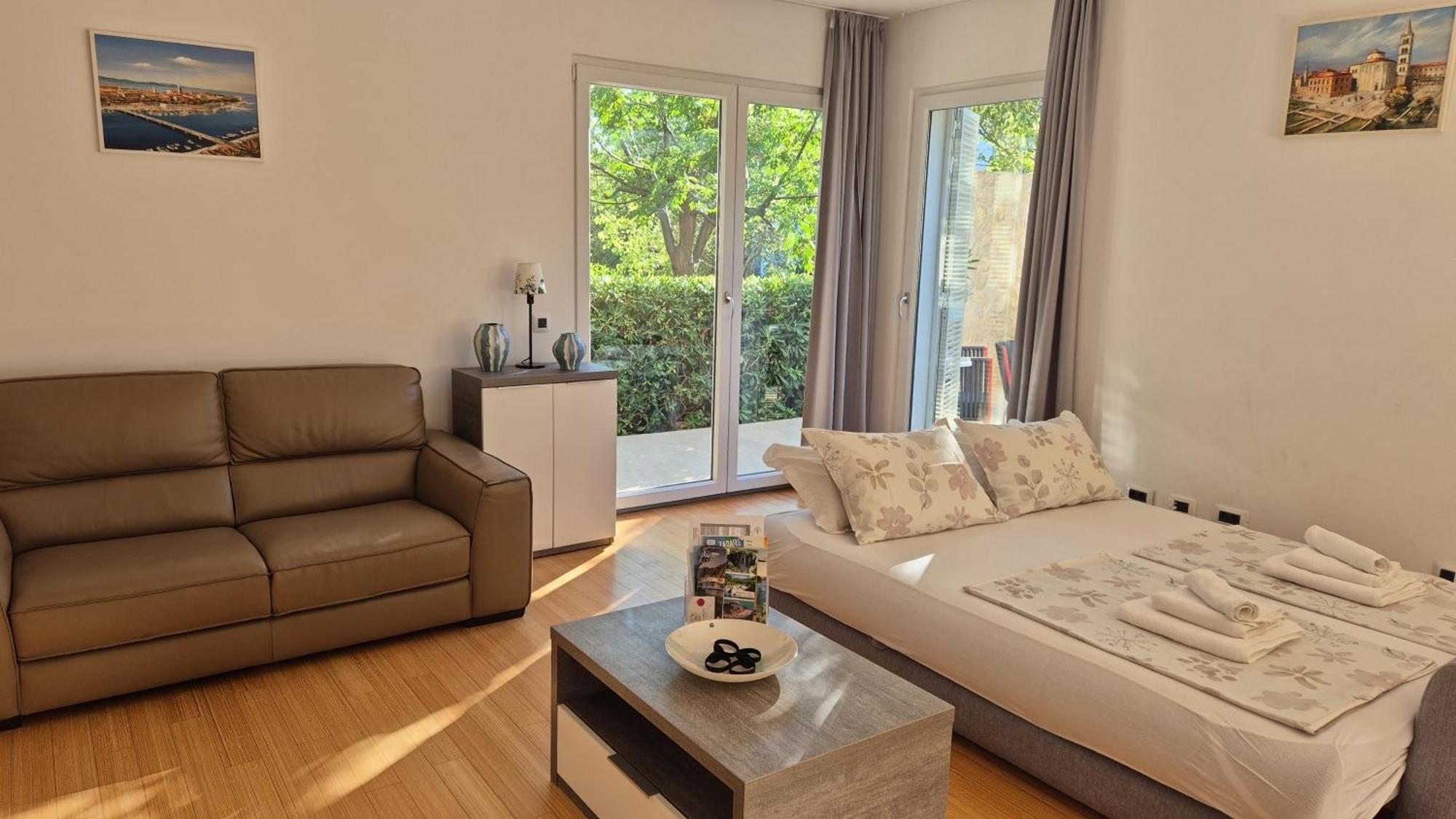 Apartment Luxury Two-floor In With Garden And Pool *
